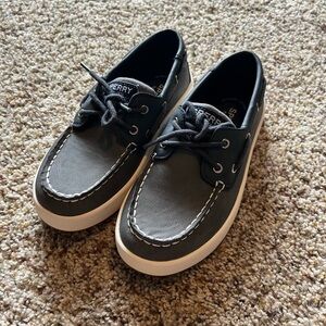 Boys Sperry boat shoes brand new - size 2
